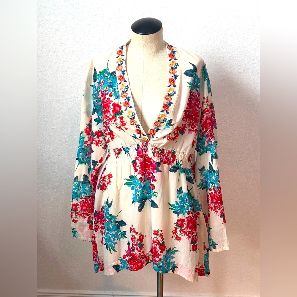 Johnny Was EUC L Cotton Tunic Blouse Embroidered Deep V Smock Waist Floral